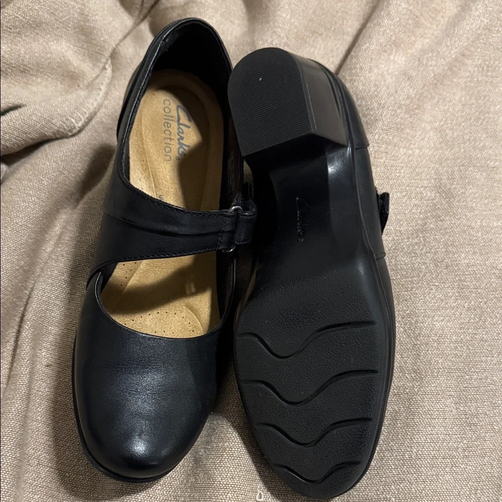 Black Women's Mary Jane Shoes -Clarks 7.5 - Picture 5 of 10
